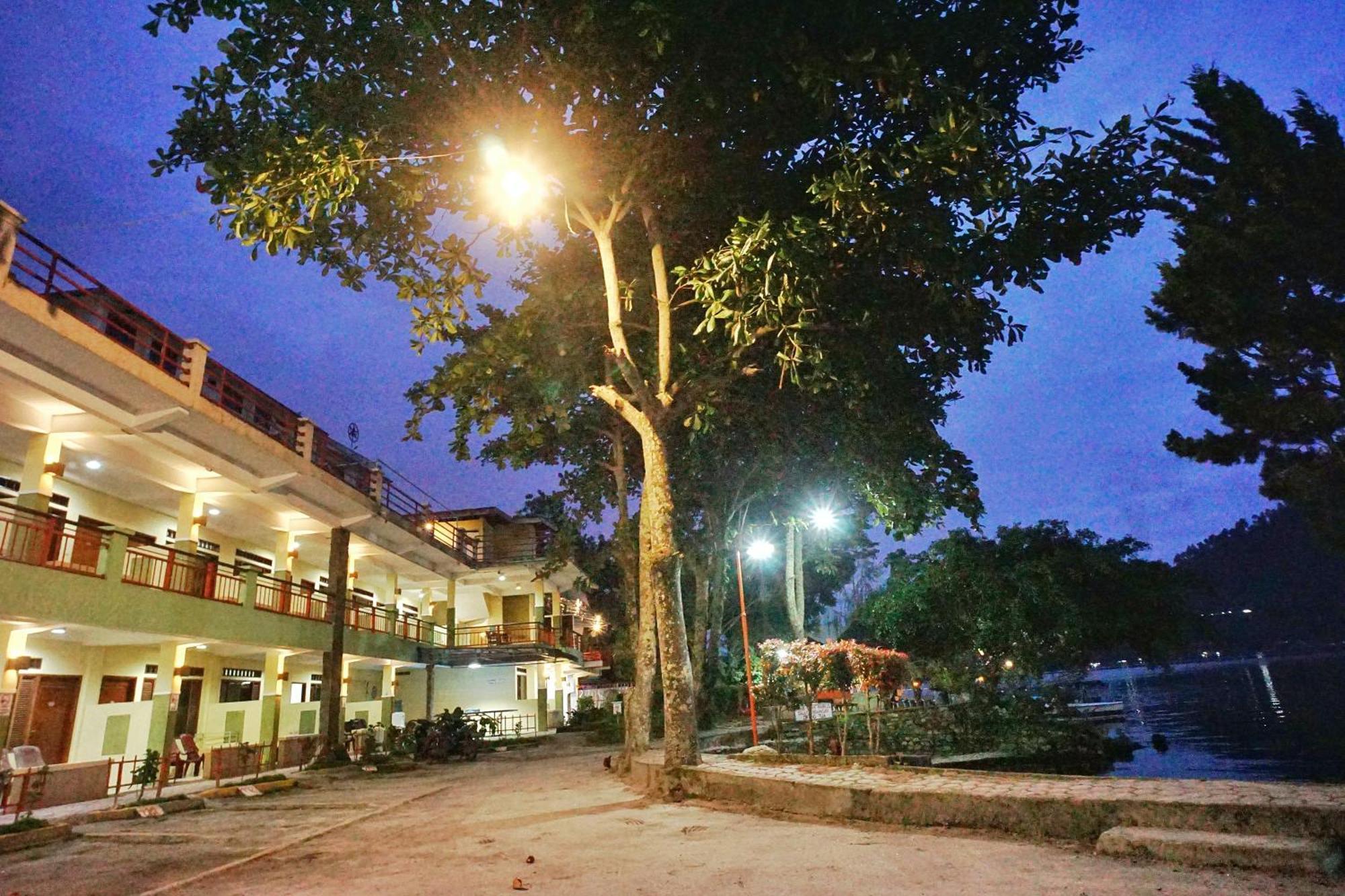 โรงแรมแพนดู เลคไซด์ พาราปัต ปาราปัต ภายนอก รูปภาพ