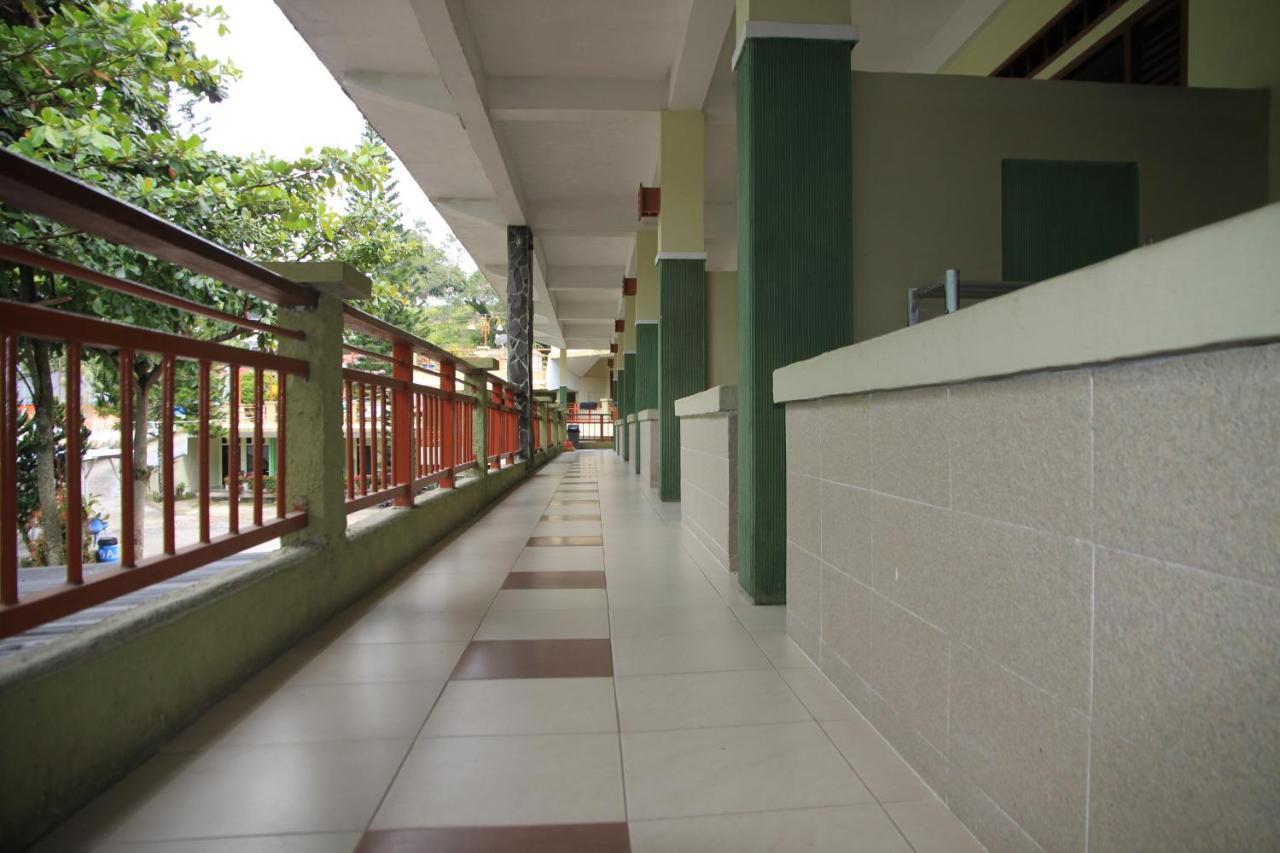 โรงแรมแพนดู เลคไซด์ พาราปัต ปาราปัต ภายนอก รูปภาพ